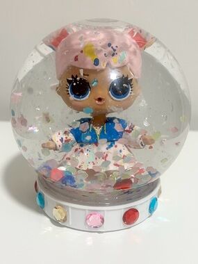 Glow in the Dark L.O.L. Surprise! Snow Globe